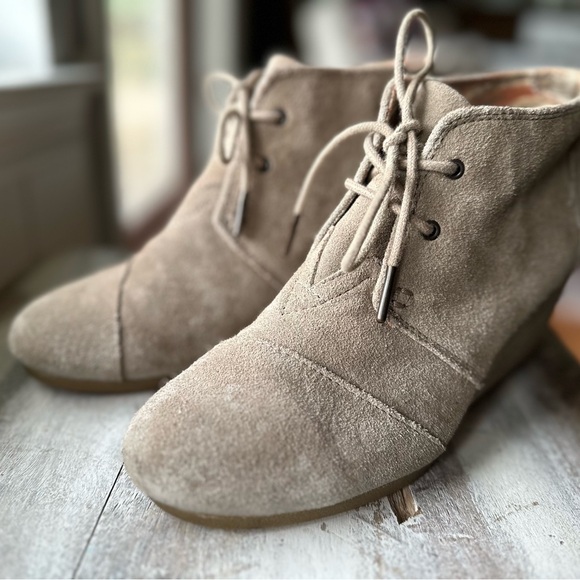 Toms Tan Suede Ankle Booties - Picture 5 of 7